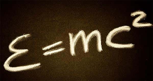 E=MC2 Teoria da Relatividade