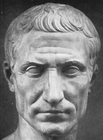 Júlio César, Escultura